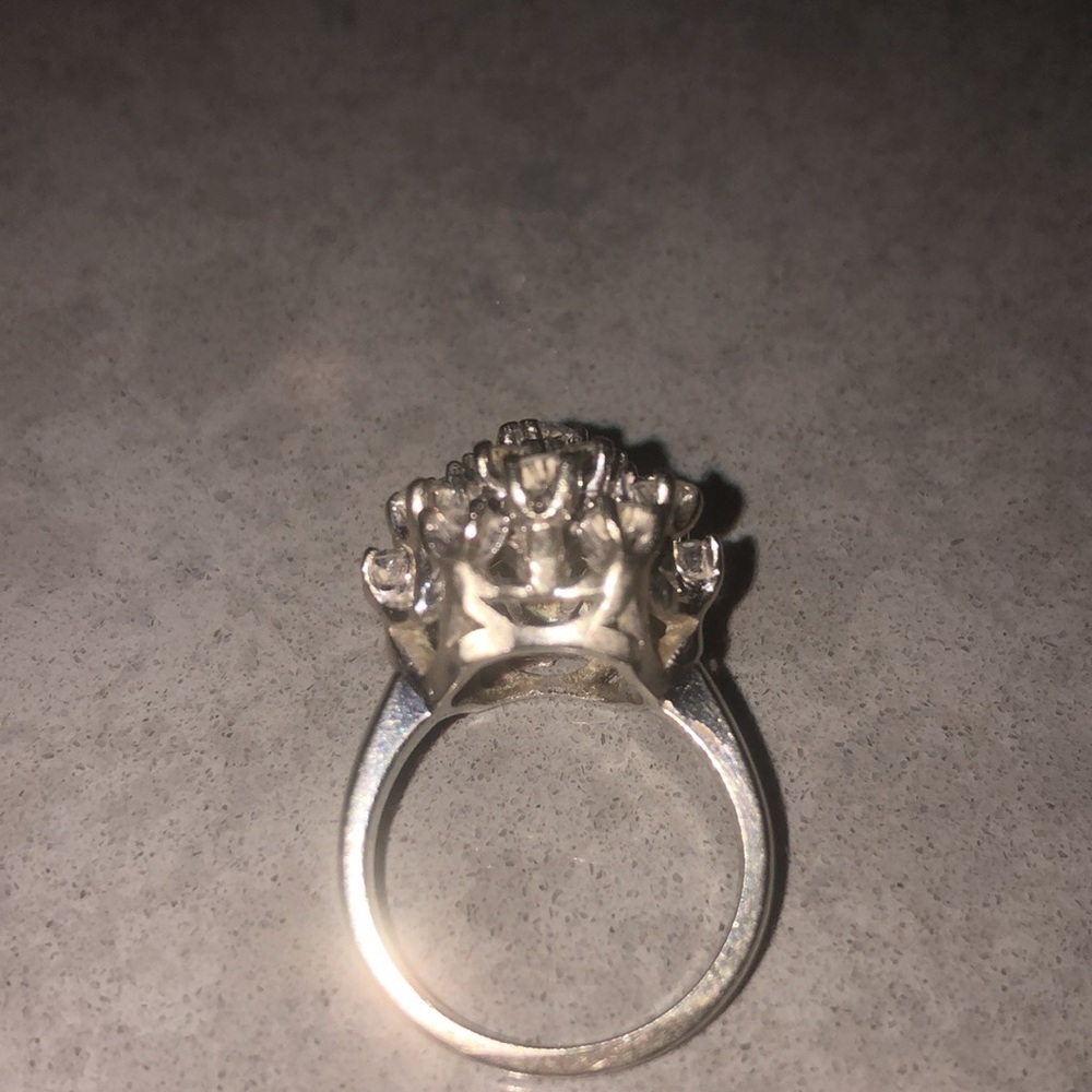 Amazing diamond ring! - Picture 3 of 7